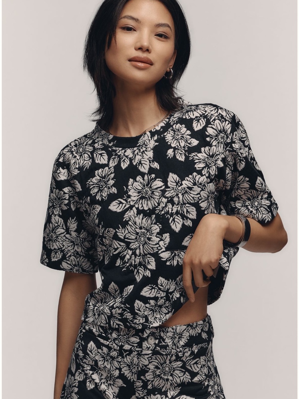 Maeve Anthropologie Navy Floral Knit Boxy Tee Large L Relaxed Cropped Top